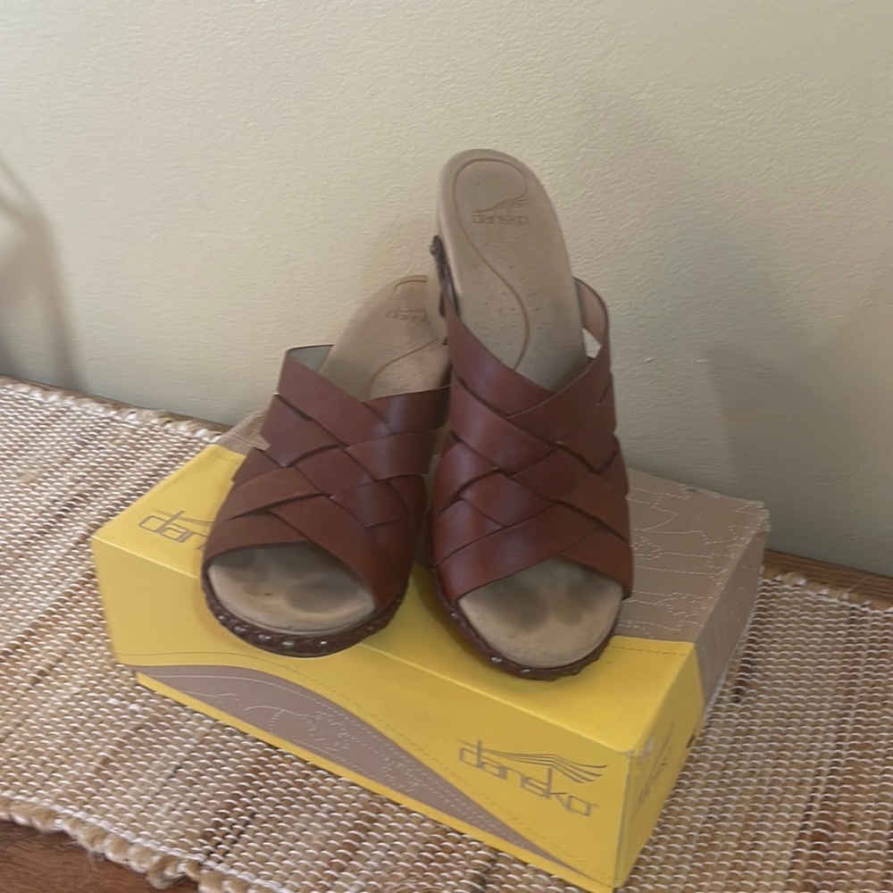Dansko Tory Veg Brown Sandal